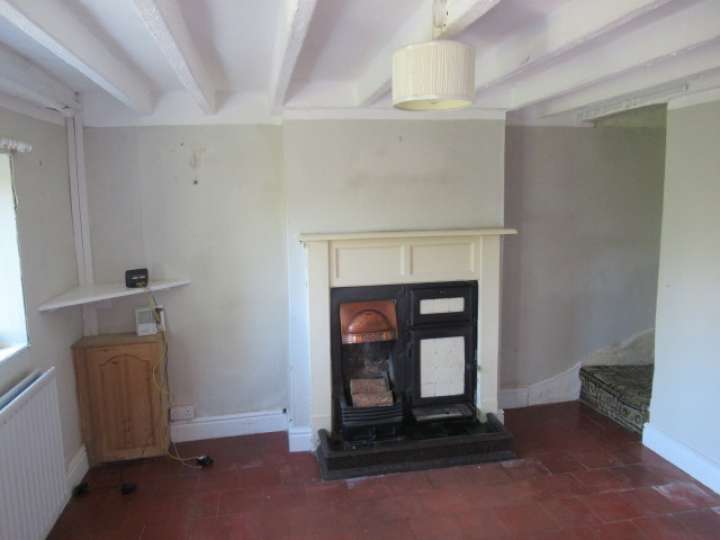 28 BOUNDARY LANE, HESWALL Smith and Sons